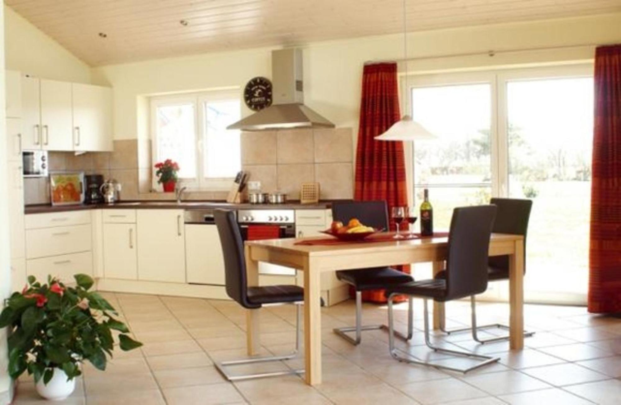 Haus An Der Pferdekoppel C Eingezaeunt 130m Fehmarn