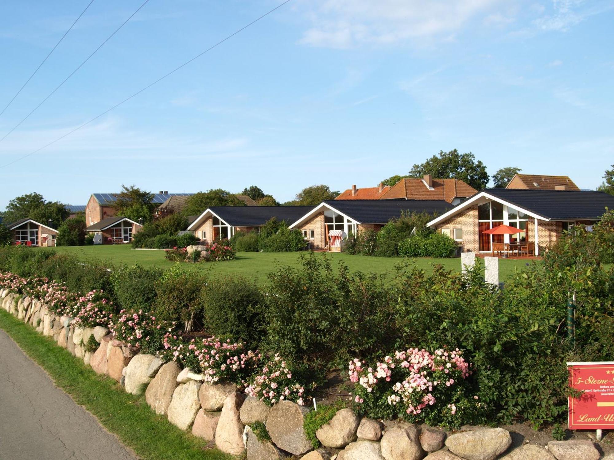 Haus An Der Pferdekoppel C Eingezaeunt 130m Fehmarn